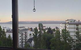 Departamento JS Centrico con vistas al Lago Nahuel Huapi